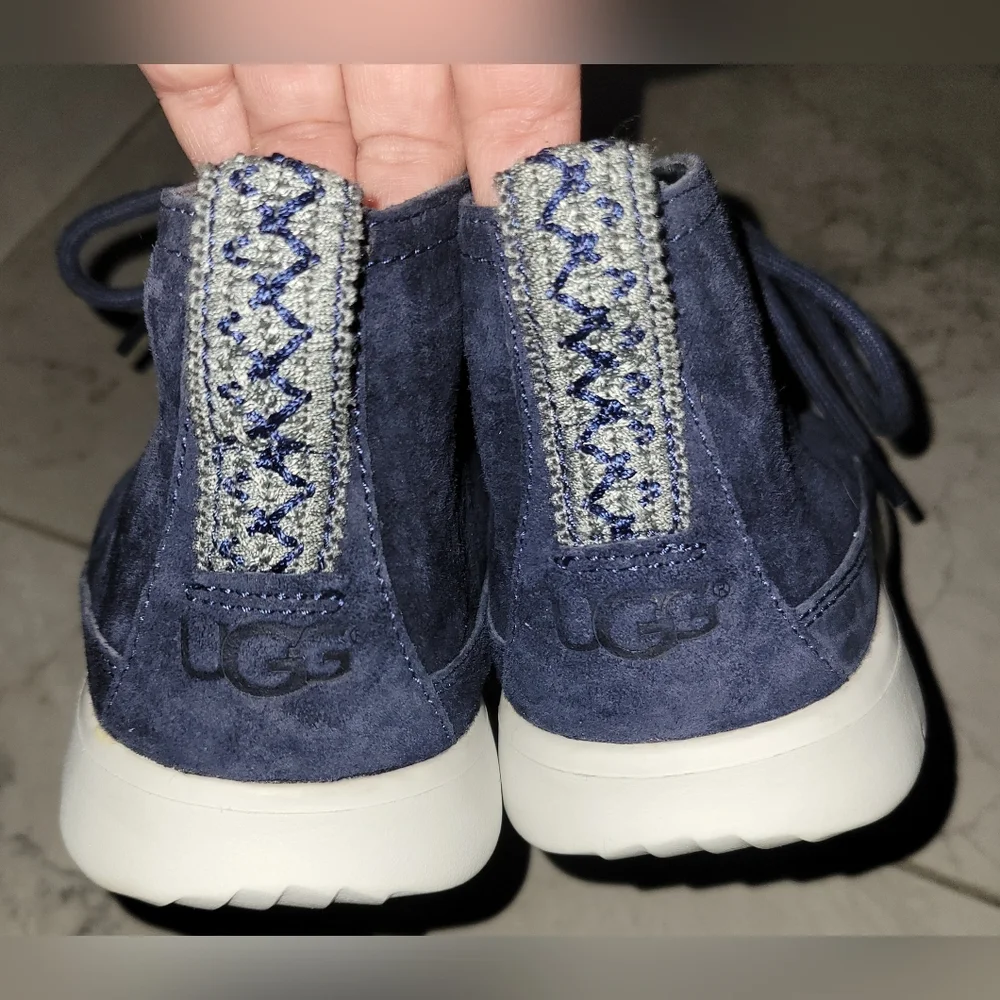 UGG Freamon Mens‎ 7/Womens 9 Unisex Blue Suede Chukka Shoes Boots Like New
